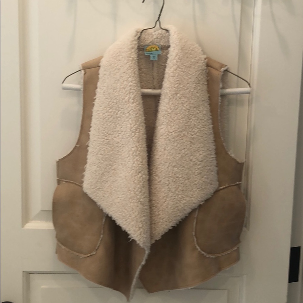 Faux Fur Shearling Vest C&C California Tan